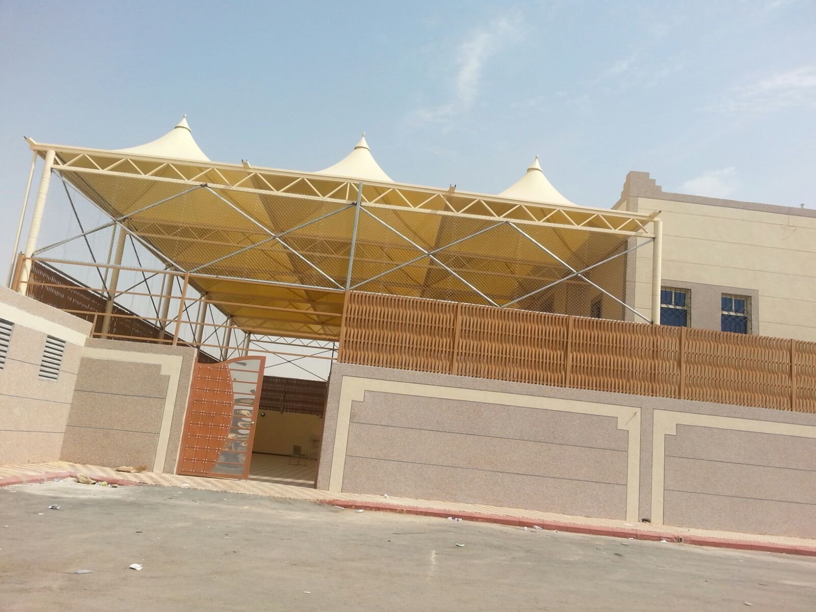 تصميم مظلات مدارس