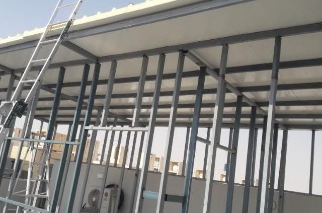 معلم تركيب سقف ساندوتش بانل جدة في حي السبيل