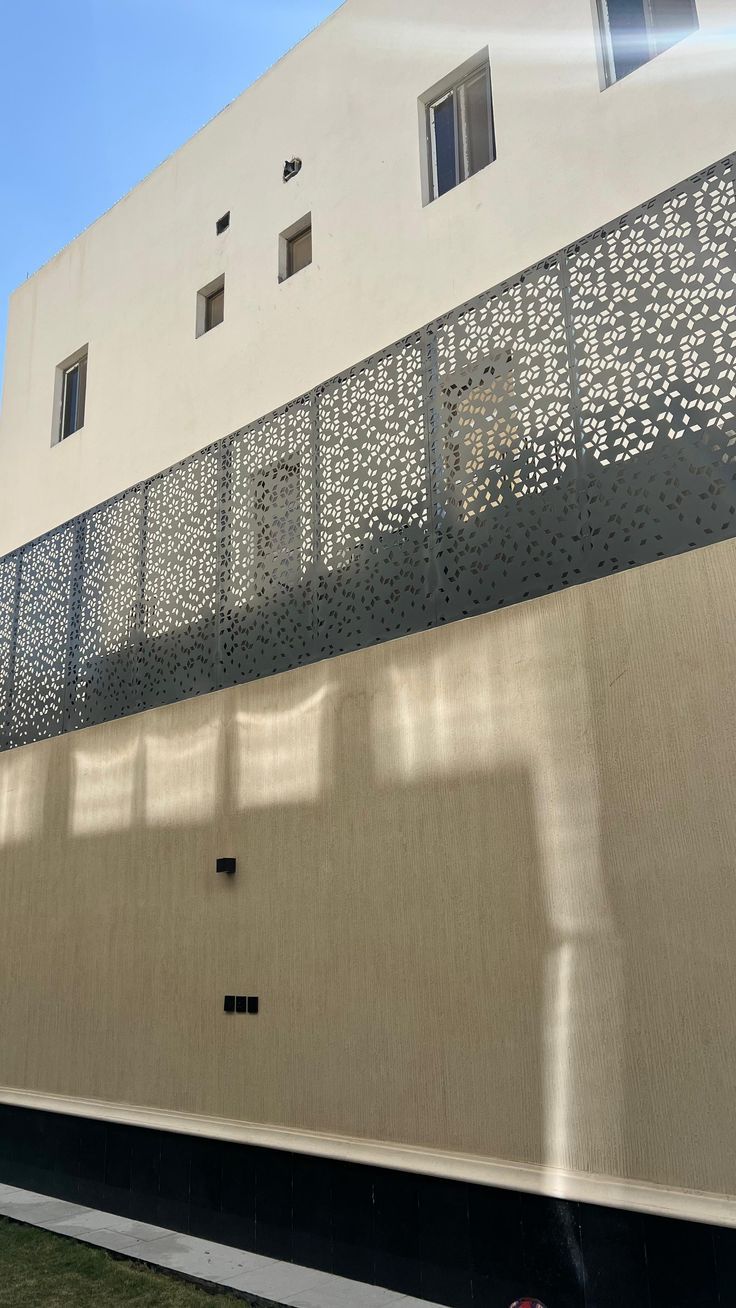 تركيب سواتر حديد جدة: حماية وأمان لمنزلك